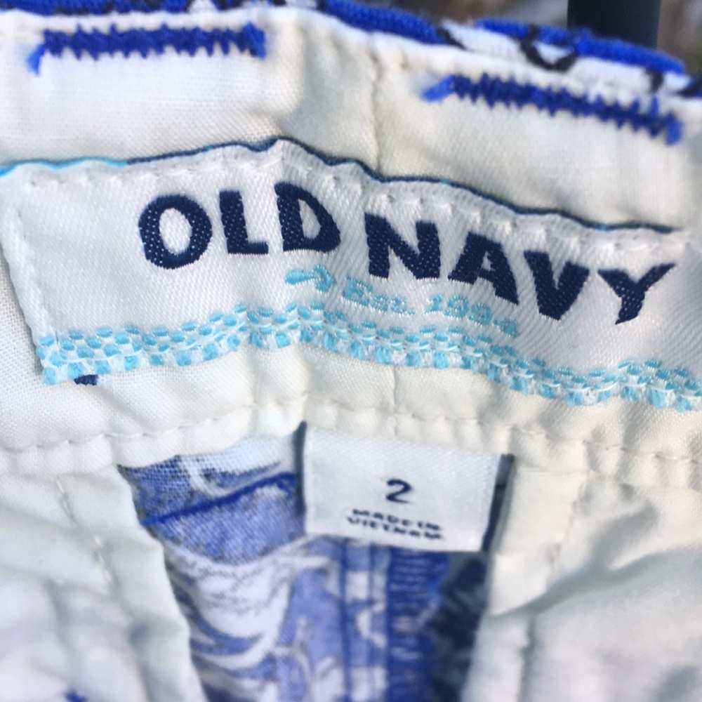 Shorts - Picture 2 of 3